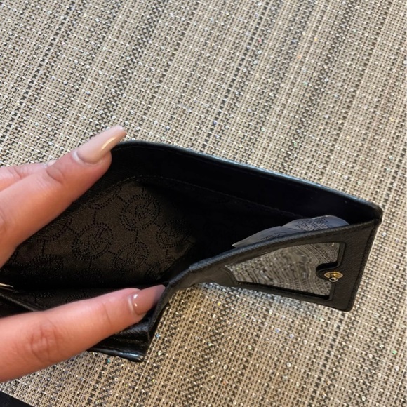 Michael Kors small pocket case wallet - Picture 4 of 4